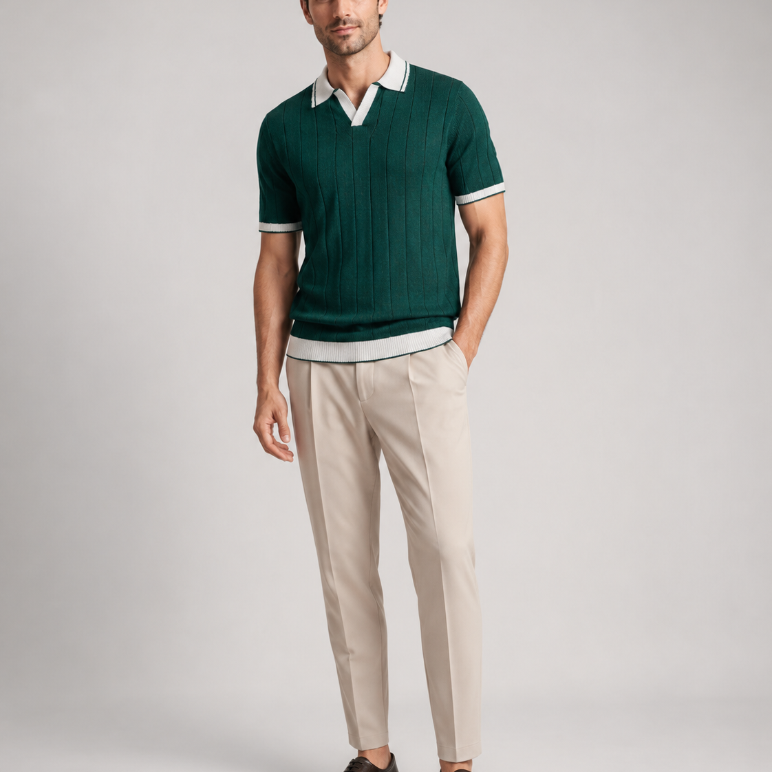 Męski zestaw polo i spodni – prążkowana faktura, krój tapered, smart casual